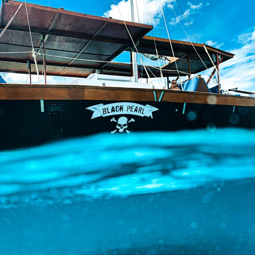 Sailing Charters on Aruba. Blue Melody & Black Pearl